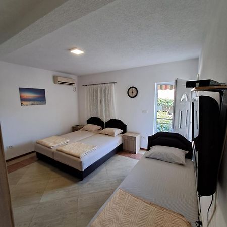 Apartmani Cavor Будва Екстериор снимка