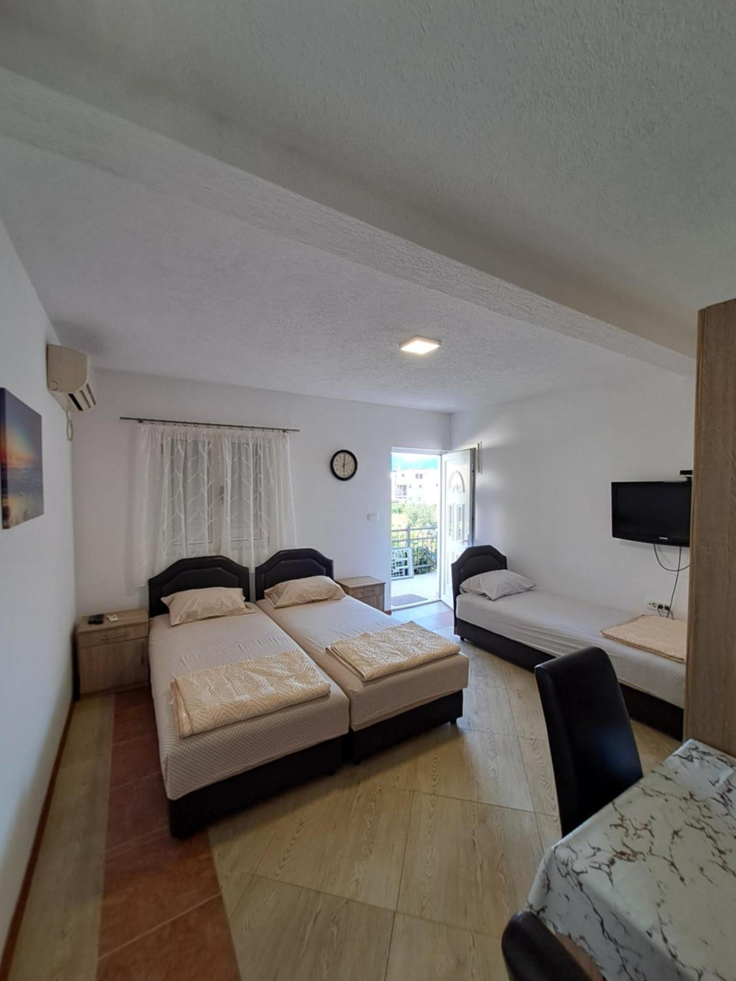 Apartmani Cavor Будва Екстериор снимка